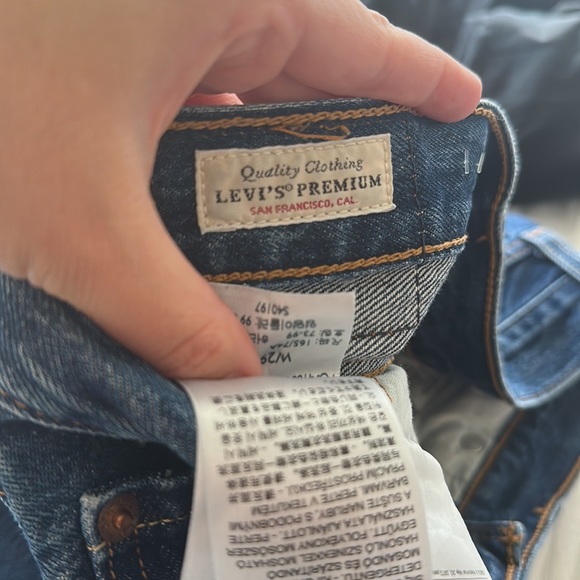 Levi’s - Picture 4 of 5